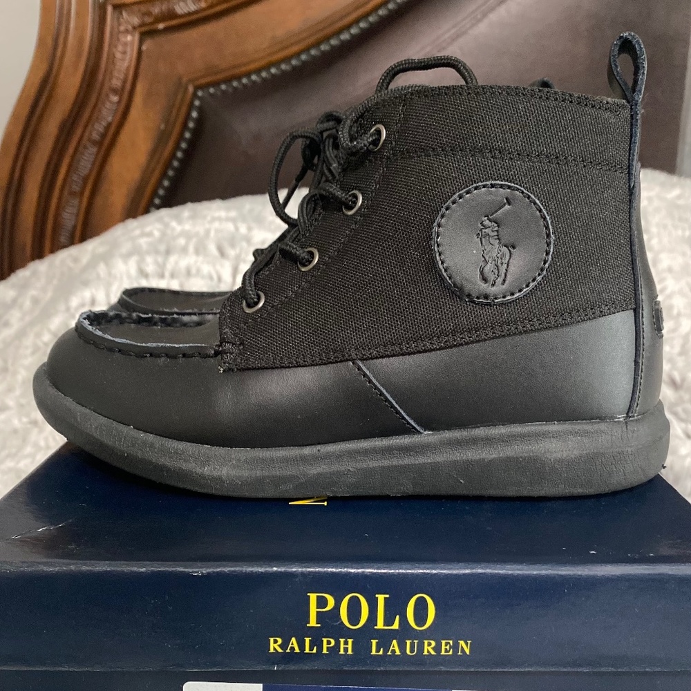 Unisex boots